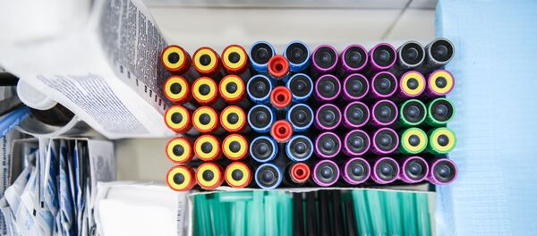 Các ống chân không để xét nghiệm tìm kháng thể với virus SARS-CoV-2. - Sputnik Việt Nam