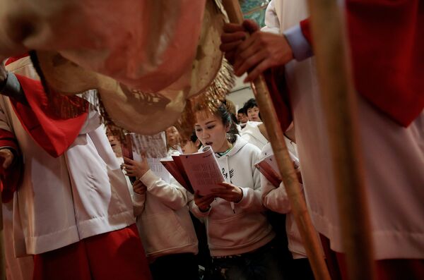 Ai sẽ là cha chủ chăn của 14 triệu con chiên Công giáo Trung Quốc? Ai sẽ là cha chủ chăn của 14 triệu con chiên Công giáo Trung Quốc? - Sputnik Việt Nam