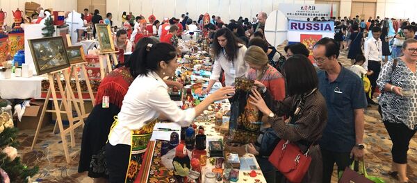 Chợ từ thiện tại thành phố Hồ Chí Minh Chợ từ thiện tại thành phố Hồ Chí Minh - Sputnik Việt Nam