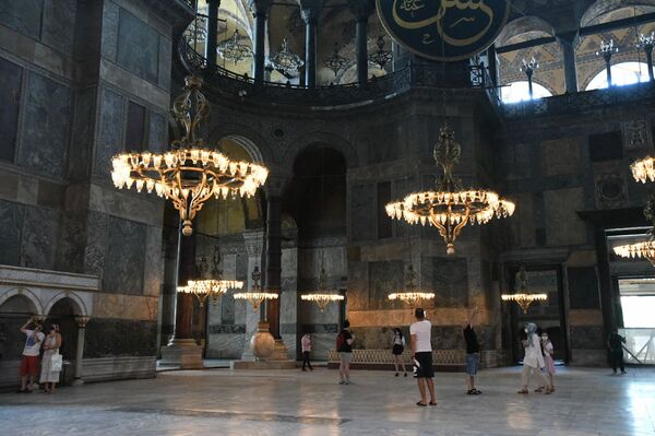 Hagia Sophia – giáo đường, nhà thờ đạo Hồi hay Viện Bảo tàng. Tại sao di tích này quý giá? Hagia Sophia – giáo đường, nhà thờ đạo Hồi hay Viện Bảo tàng. Tại sao di tích này quý giá? - Sputnik Việt Nam