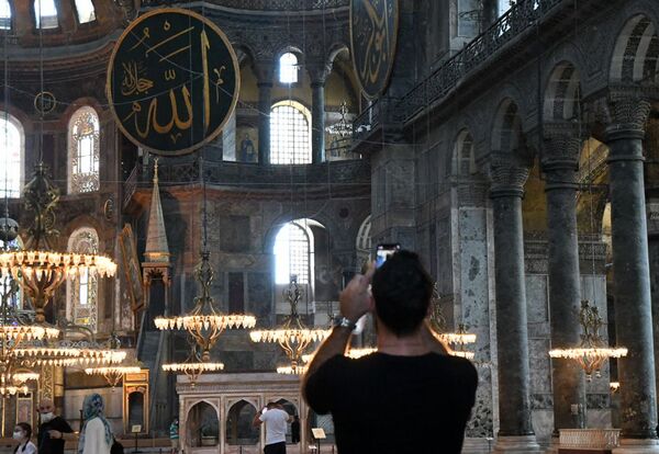 Hagia Sophia – giáo đường, nhà thờ đạo Hồi hay Viện Bảo tàng. Tại sao di tích này quý giá? Hagia Sophia – giáo đường, nhà thờ đạo Hồi hay Viện Bảo tàng. Tại sao di tích này quý giá? - Sputnik Việt Nam