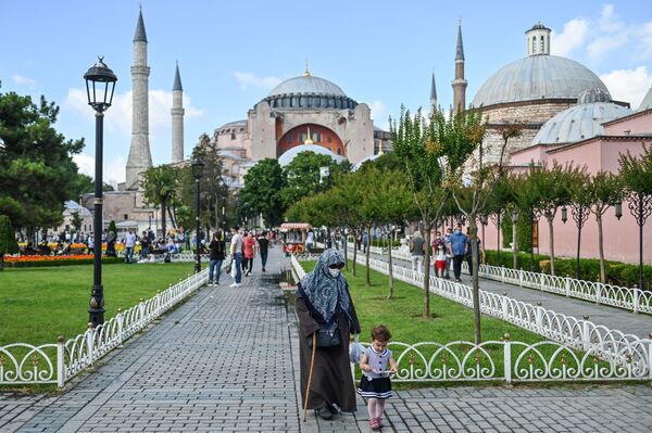 Hagia Sophia – giáo đường, nhà thờ đạo Hồi hay Viện Bảo tàng. Tại sao di tích này quý giá? Hagia Sophia – giáo đường, nhà thờ đạo Hồi hay Viện Bảo tàng. Tại sao di tích này quý giá? - Sputnik Việt Nam