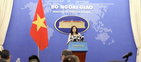 Người phát ngôn Bộ Ngoại giao Lê Thị Thu Hằng trả lời các câu hỏi của phóng viên trong nước và quốc tế quan tâm. - Sputnik Việt Nam