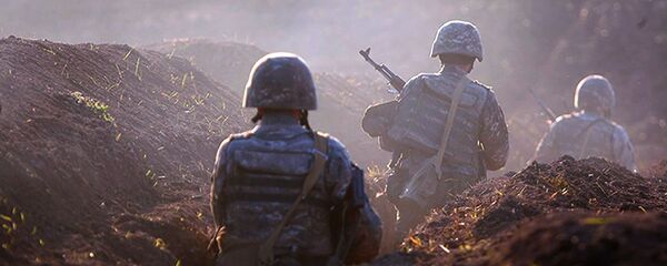 Quân đội Armenia chiếm vị trí trên chiến tuyến ở vùng Tovuz, Armenia Quân đội Armenia chiếm vị trí trên chiến tuyến ở vùng Tovuz, Armenia - Sputnik Việt Nam