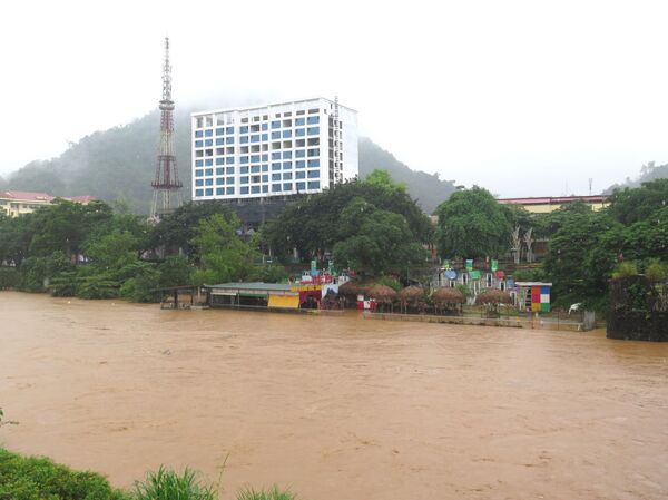 Mưa lũ, sạt lở đất ở Hà Giang: 5 người chết, thiệt hại nghiêm trọng - Sputnik Việt Nam