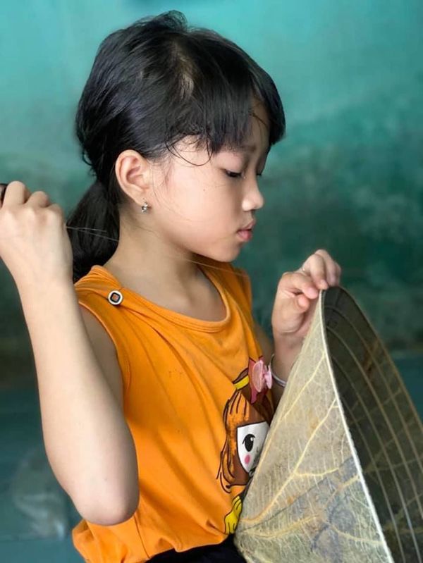 Nón Huế làm từ lá sen – nhìn là thấy say Nón Huế làm từ lá sen – nhìn là thấy say - Sputnik Việt Nam
