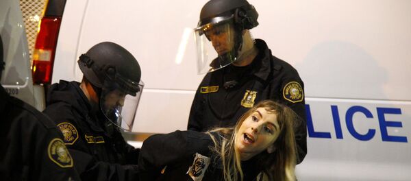 Cảnh sát: Cuộc biểu tình của Portland, chống lại cuộc bầu cử Trump lề đã biến thành bạo loạn - Sputnik Việt Nam