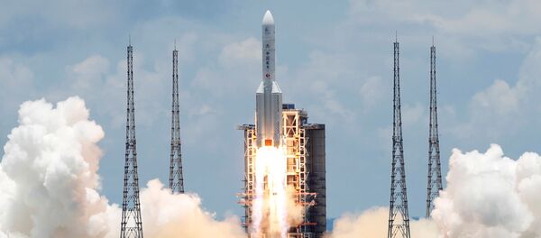 Tên lửa đẩy hạng nặng «Trường chinh-5» với tàu thăm dò Sao Hoả đầu tiên «Thiên vấn-1» của Trung Quốc xuất phát từ sân bay vũ trụ «Văn Xương» - Sputnik Việt Nam