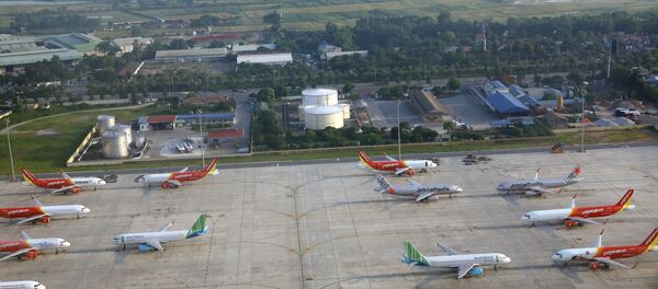 Máy bay của các hãng hàng hàng không đậu tại sân bay Nội Bài. - Sputnik Việt Nam