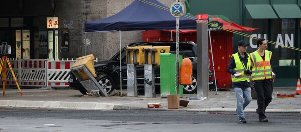 Một chiếc ô tô đã lao thẳng vào đám đông người ở Berlin. Một chiếc ô tô đã lao thẳng vào đám đông người ở Berlin. - Sputnik Việt Nam
