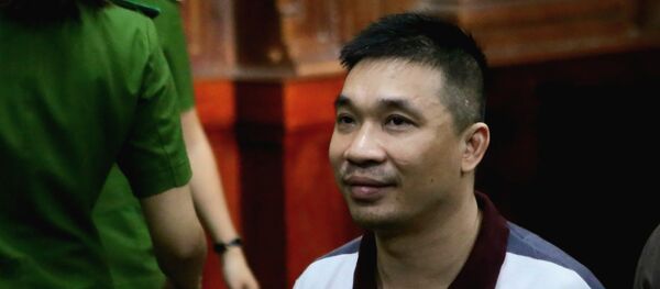 Bị cáo Văn Kính Dương, kẻ cầm đầu đường dây sản xuất ma túy lớn nhất nước bị tuyên phạt mức án tử hình. Bị cáo Văn Kính Dương, kẻ cầm đầu đường dây sản xuất ma túy lớn nhất nước bị tuyên phạt mức án tử hình. - Sputnik Việt Nam