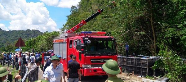 Lực lượng cứu hộ cứu nạn tại hiện trường. - Sputnik Việt Nam