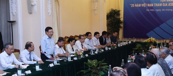 Phó Thủ tướng, Bộ trưởng Bộ Ngoại giao Phạm Bình Minh chủ trì toạ đàm. - Sputnik Việt Nam