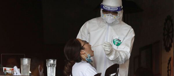 Nhân viên cửa hàng pizza tại Hà Nội tiếp xúc với người nghi nhiễm COVID-19 đều được xét nghiệm nhanh tại chỗ Nhân viên cửa hàng pizza tại Hà Nội tiếp xúc với người nghi nhiễm COVID-19 đều được xét nghiệm nhanh tại chỗ - Sputnik Việt Nam