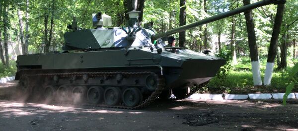 Súng tự hành mới nhất Lotus ở khu vực Moscow - Sputnik Việt Nam