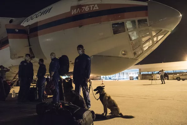 Máy bay Il-76TD hạ cánh ở Beirut mang thiết bị và chở chuyên gia Nga sang hỗ trợ nhân dân Lebanon sau vụ nổ kinh hoàng Máy bay Il-76TD hạ cánh ở Beirut mang thiết bị và chở chuyên gia Nga sang hỗ trợ nhân dân Lebanon sau vụ nổ kinh hoàng - Sputnik Việt Nam