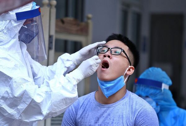 Nhật phát hiện cô gái từ Hà Nội nhiễm Covid-19, Việt Nam thêm bệnh nhân Covid-19 tử vong - Sputnik Việt Nam