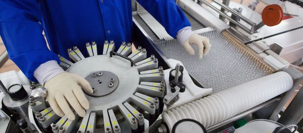 Sản xuất vắc xin chống COVID-19 tại nhà máy dược phẩm Binnopharm ở tỉnh Moskva - Sputnik Việt Nam