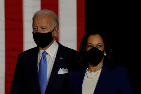 Phó tổng thống tiềm năng của Mỹ được coi là cơn ác mộng của đương kim tổng thống Trump - Sputnik Việt Nam