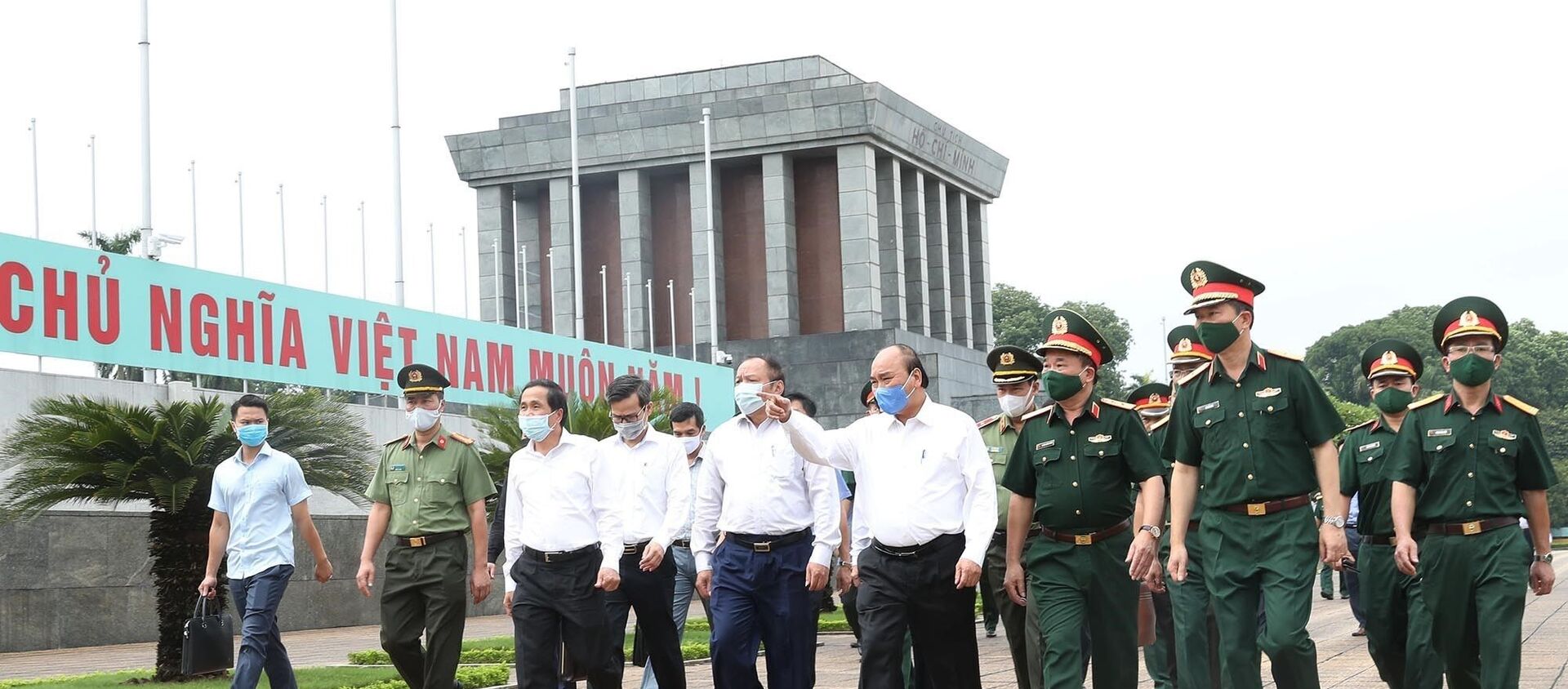 Thủ tướng Nguyễn Xuân Phúc kiểm tra công tác tu bổ định kỳ Lăng Chủ tịch Hồ Chí Minh năm 2020. - Sputnik Việt Nam, 1920, 14.08.2020