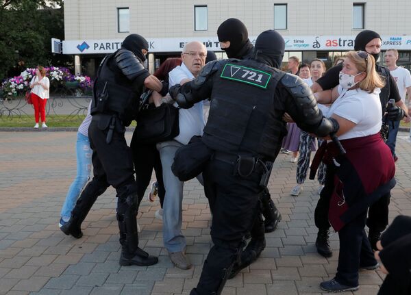 Không cần đánh người đã bị ngã: Lukashenko kêu gọi các nhân viên công lực - Sputnik Việt Nam