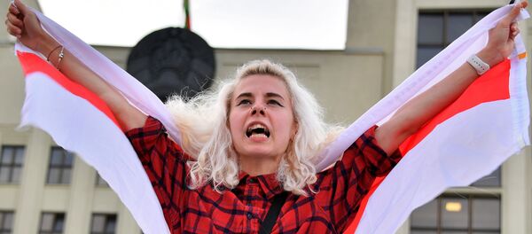 Người tham gia hành động phản đối trên Quảng trường Độc lập ở Minsk - Sputnik Việt Nam