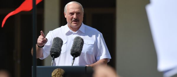 Tổng thống Belarus Alexander Lukashenko phát biểu tại một cuộc mít tinh - Sputnik Việt Nam