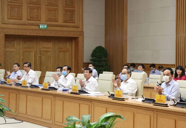 Thủ tướng chủ trì cuộc làm việc với Ban Thường vụ Thành ủy TP.HCM - Sputnik Việt Nam