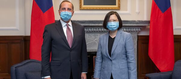 Bộ trưởng Y tế Hoa Kỳ Alex Azar và Tổng thống Đài Loan Thái Anh Văn gặp nhau tại Văn phòng Tổng thống ở Đài Bắc. Bộ trưởng Y tế Hoa Kỳ Alex Azar và Tổng thống Đài Loan Thái Anh Văn gặp nhau tại Văn phòng Tổng thống ở Đài Bắc. - Sputnik Việt Nam