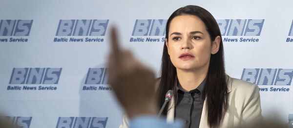 Бывший кандидат в президенты Белоруссии Светлана Тихановская на пресс-конференции в Вильнюсе, Литва - Sputnik Việt Nam