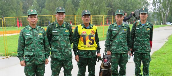 Huấn luyện viên trưởng đội Việt Nam tại cuộc thi Người bạn trung thành Huấn luyện viên trưởng đội Việt Nam tại cuộc thi Người bạn trung thành - Sputnik Việt Nam