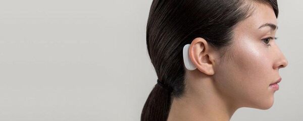 Công ty khởi nghiệp Neuralink của Elon Musk lần đầu tiên trình bày các công nghệ của mình - những sợi chỉ để đọc thông tin từ não. - Sputnik Việt Nam
