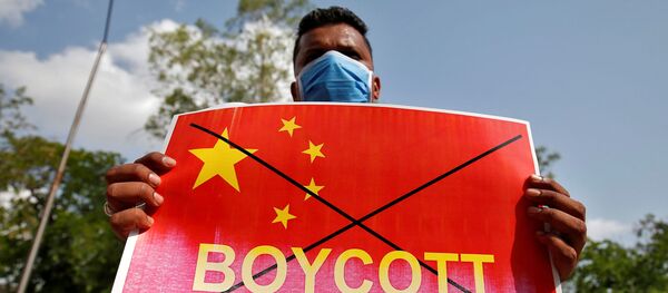 Người đàn ông với tấm áp phích tẩy chay Trung Quốc ở Ấn Độ - Sputnik Việt Nam
