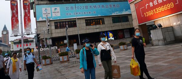 Thanh niên mua sắm với Tập Cận Bình trên màn ảnh - Sputnik Việt Nam