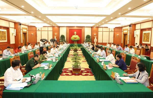 Người Cộng sản không sợ khuyết điểm, “xử vài người để cứu muôn người” - Sputnik Việt Nam