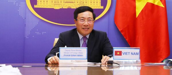 Phó Thủ tướng, Bộ trưởng Bộ Ngoại giao Phạm Bình Minh dự Hội nghị trực tuyến đặc biệt các Bộ trưởng Ngoại giao G20 tại điểm cầu Hà Nội Phó Thủ tướng, Bộ trưởng Bộ Ngoại giao Phạm Bình Minh dự Hội nghị trực tuyến đặc biệt các Bộ trưởng Ngoại giao G20 tại điểm cầu Hà Nội - Sputnik Việt Nam