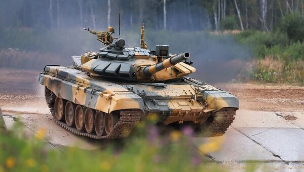  Xe tăng T-72 của đội tuyển Việt Nam tại buổi thi đấu của các kíp xe tăng trong khuôn khổ cuộc thi Tank Biathlon 2020 tại bãi tập Alabino.  - Sputnik Việt Nam