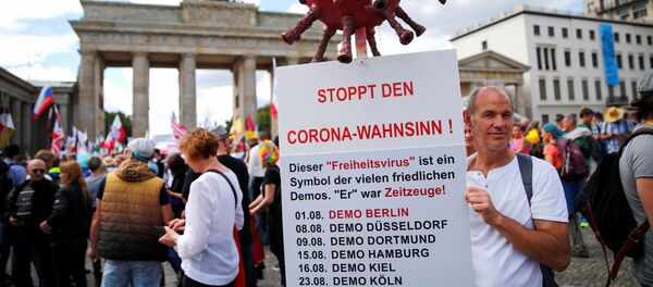 Người biểu tình chống lại các hạn chế COVID-19 ở Berlin - Sputnik Việt Nam