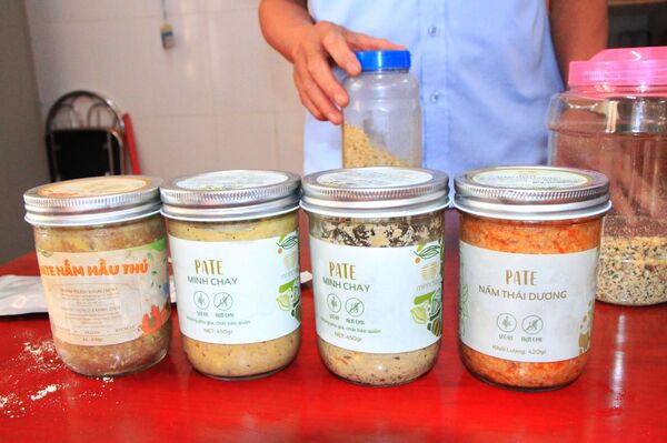 Pate Minh Chay: WHO cung cấp thuốc kháng độc tố botulinum cho Việt Nam Pate Minh Chay: WHO cung cấp thuốc kháng độc tố botulinum cho Việt Nam - Sputnik Việt Nam