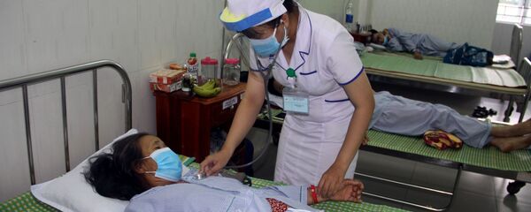 Bác sĩ đang thăm khám cho bệnh nhân Bác sĩ đang thăm khám cho bệnh nhân - Sputnik Việt Nam