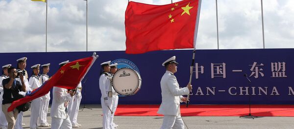 Lính hải quân Trung Quốc trong lễ khai mạc cuộc tập trận hải quân ASEAN-Trung Quốc tại cảng quân sự ở Trạm Giang Lính hải quân Trung Quốc trong lễ khai mạc cuộc tập trận hải quân ASEAN-Trung Quốc tại cảng quân sự ở Trạm Giang - Sputnik Việt Nam