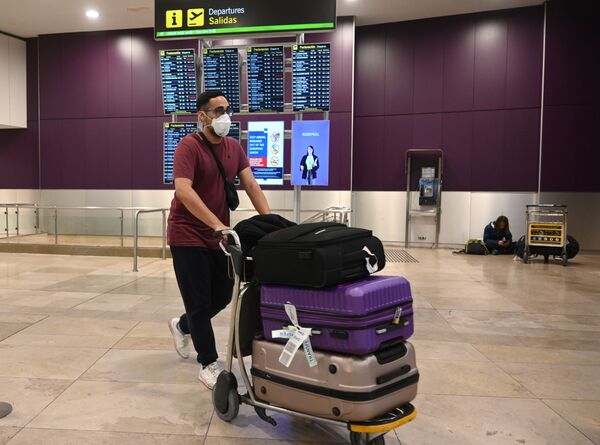 Lại cách ly kiểm dịch. Lập kỷ lục coronavirus mới Lại cách ly kiểm dịch. Lập kỷ lục coronavirus mới - Sputnik Việt Nam