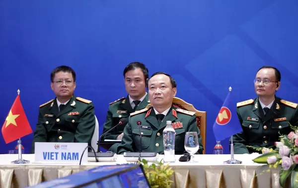 Tướng Việt Nam: Nguy cơ va chạm ở Biển Đông cao, là láng giềng, nên kiềm chế Tướng Việt Nam: Nguy cơ va chạm ở Biển Đông cao, là láng giềng, nên kiềm chế - Sputnik Việt Nam