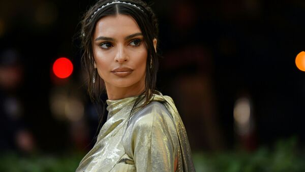 Emily Ratajkowski. - Sputnik Việt Nam