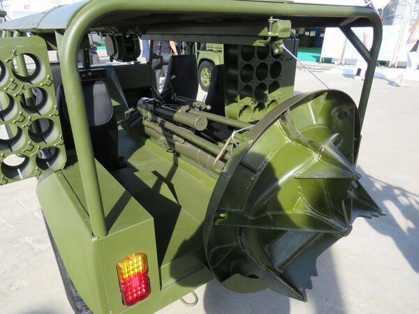 Xe địa hình hạng nhẹ lưỡng dụng của Nga Xe địa hình hạng nhẹ lưỡng dụng của Nga - Sputnik Việt Nam