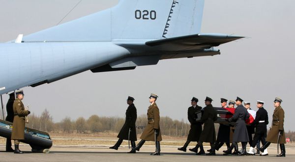Nga sẽ không giao nộp nhân viên không lưu cho Ba Lan trong vụ Kaczynski - Sputnik Việt Nam