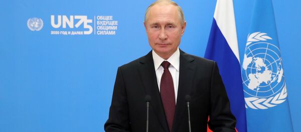Tổng thống Nga Vladimir Putin phát biểu gửi thông điệp thông qua video tại phiên họp thứ 75 Đại hội đồng Liên hợp quốc. - Sputnik Việt Nam