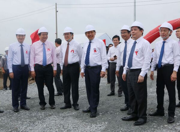 Cảng Quốc tế Long An hoàn tất giai đoạn 1, khởi công giai đoạn 2 Cảng Quốc tế Long An hoàn tất giai đoạn 1, khởi công giai đoạn 2 - Sputnik Việt Nam