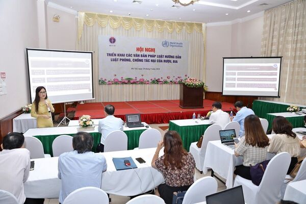 Thời bình vẫn chết nhiều: Việt Nam bắt đầu phạt tiền hành vi xúi giục, ép uống rượu bia Thời bình vẫn chết nhiều: Việt Nam bắt đầu phạt tiền hành vi xúi giục, ép uống rượu bia - Sputnik Việt Nam