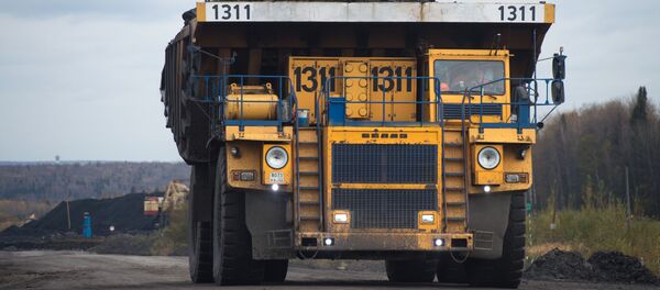 Xe tải tự đổ Belaz. - Sputnik Việt Nam